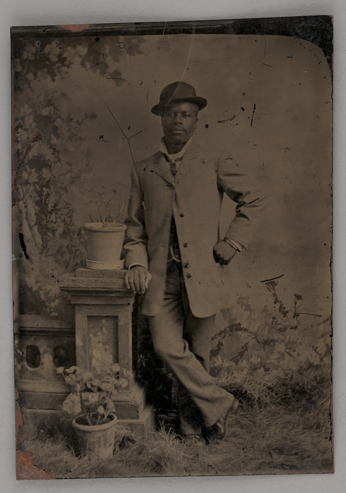 Untitled (Portrait of a Standing Man) — Artista ignoto