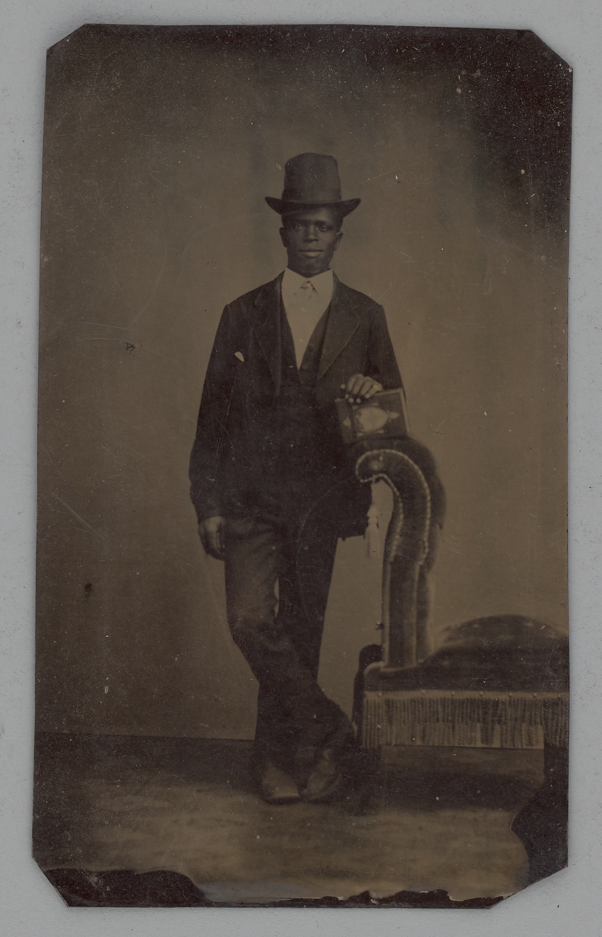 Untitled (Portrait of a Standing Man) — Unbekannter Künstler