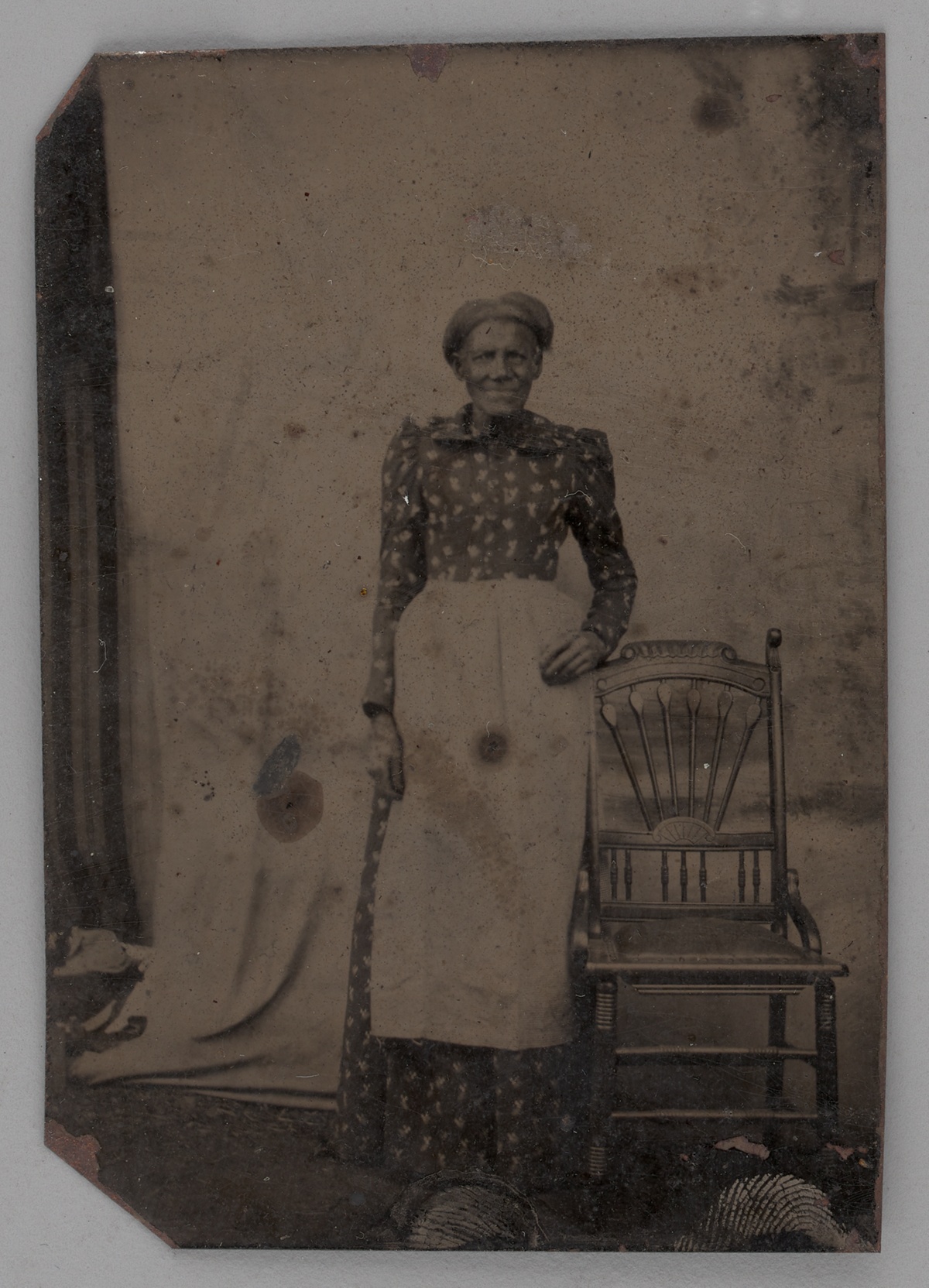 Untitled (Portrait of a Standing Woman) — Unbekannter Künstler