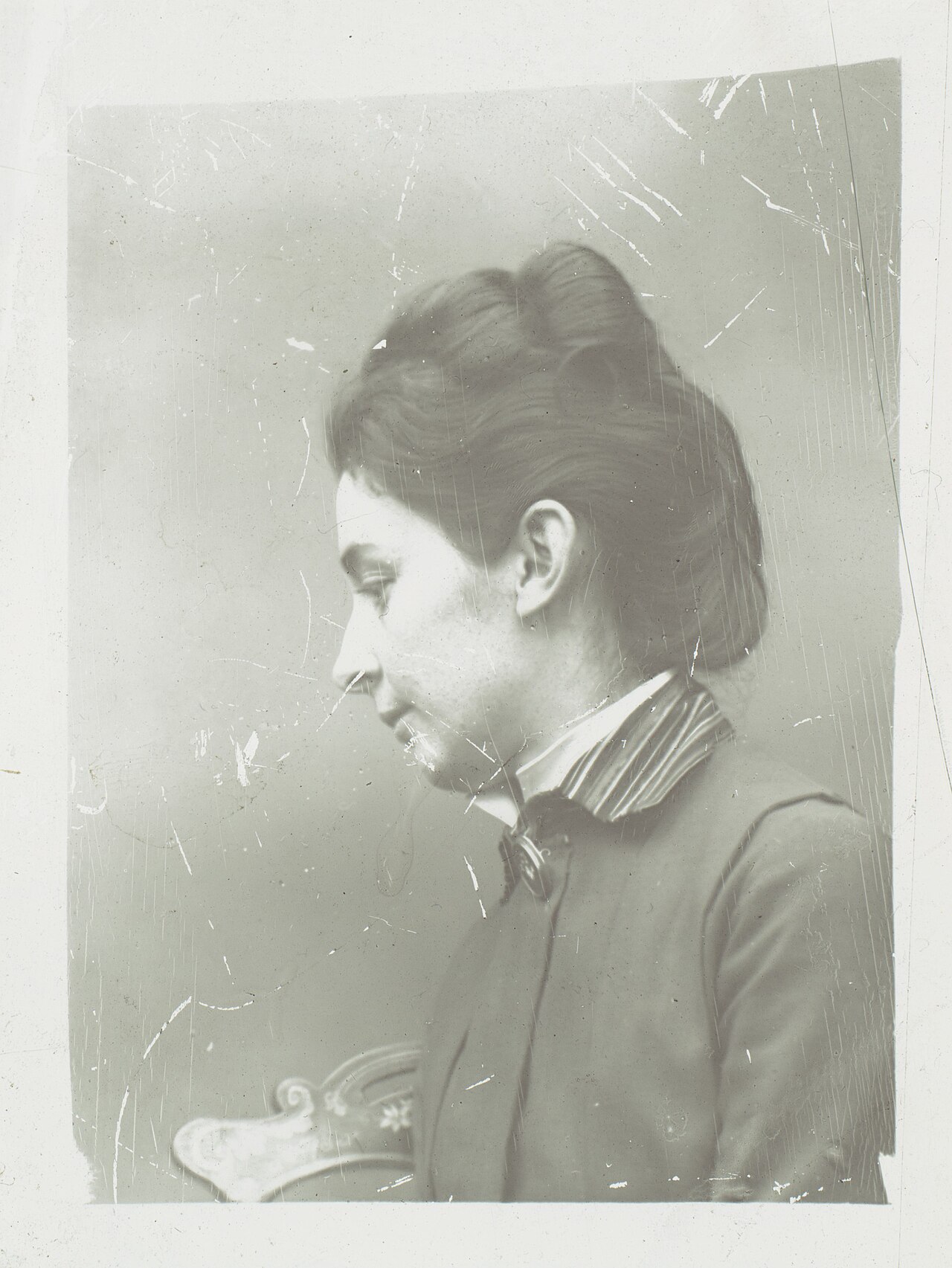 -Female portrait- MET DP116698 — Thomas Eakins