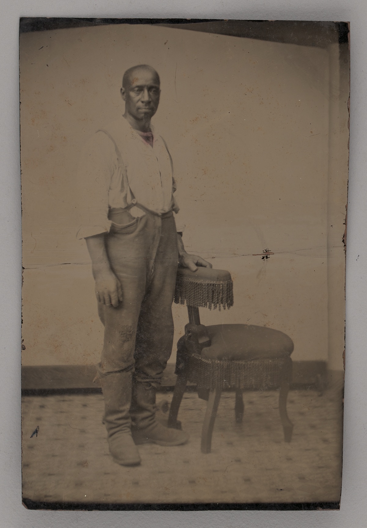 Untitled (Portrait of a Standing Man) — Artista ignoto