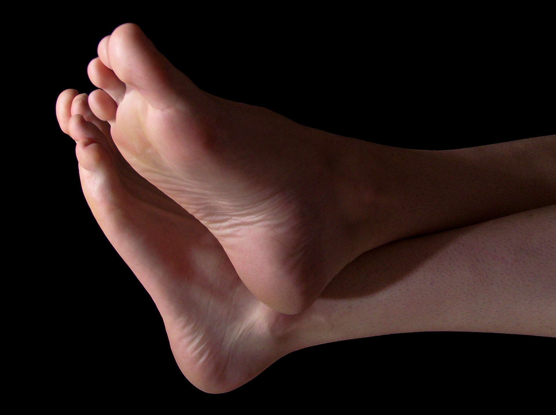 Grown man's feet 1 — Aleser