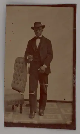 Untitled (Portrait of a Standing Man) — Unbekannter Künstler