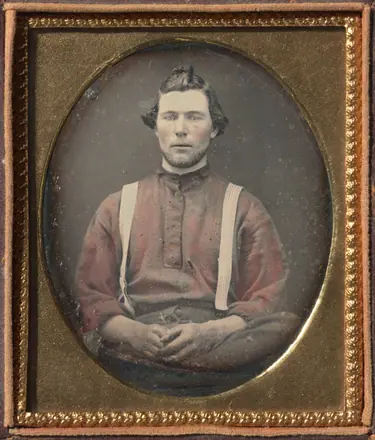 Workman in Red Flannel Shirt and Suspenders — Unbekannter Künstler