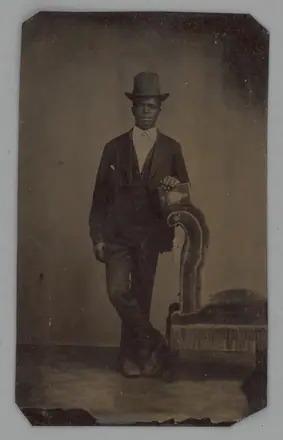 Untitled (Portrait of a Standing Man) — Unbekannter Künstler