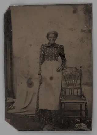 Untitled (Portrait of a Standing Woman) — Unbekannter Künstler