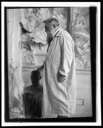 Auguste Rodin, profile, Meudon, France LCCN2006684247 — Käsebier, Gertrude, 1852-1934, photographer