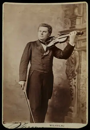 August Wilhelmj, photo by Sarony, 1879 (Newberry Library, Westervelt Coll) — Napoleon Sarony