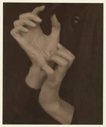 Georgia O'Keeffe — Hands MET DP232991