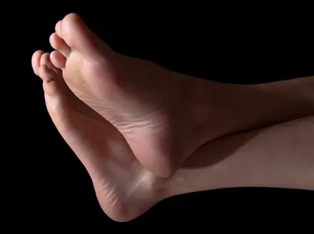 Grown man's feet 1 — Aleser